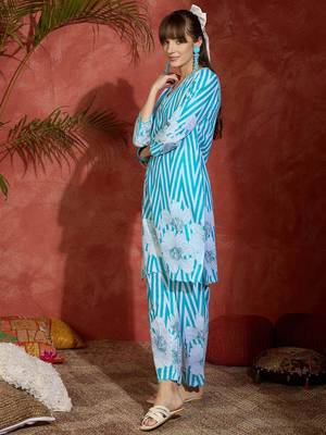 Women Floral Printed Regular Pure Cotton Kurta with Trousers 4