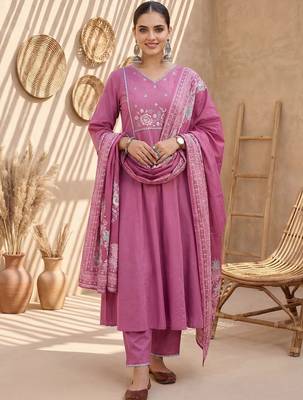 Women Floral Embroidered Regular Thread Work Pure Cotton Kurta with Trousers & With Dupatta 6