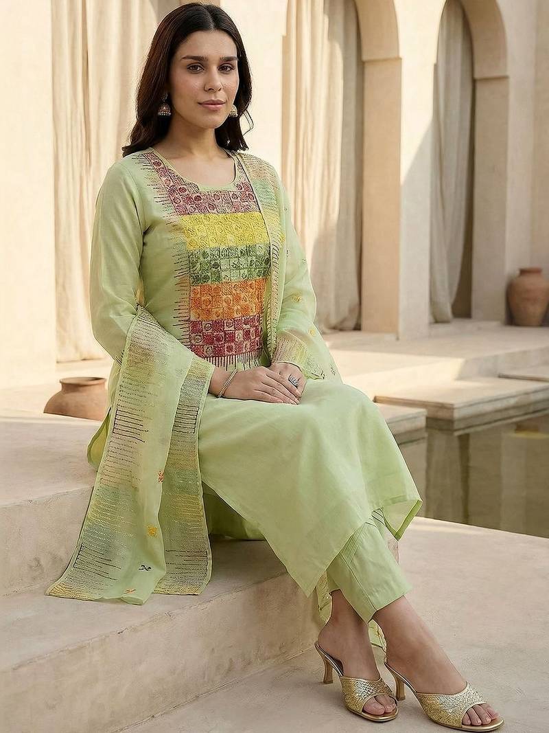 Women Ethnic Motifs Embroidered Regular Thread Work Kurta with Trousers & With Dupatta