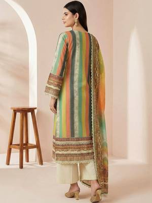 Women Printed Regular Kurta with Trousers & With Dupatta 6