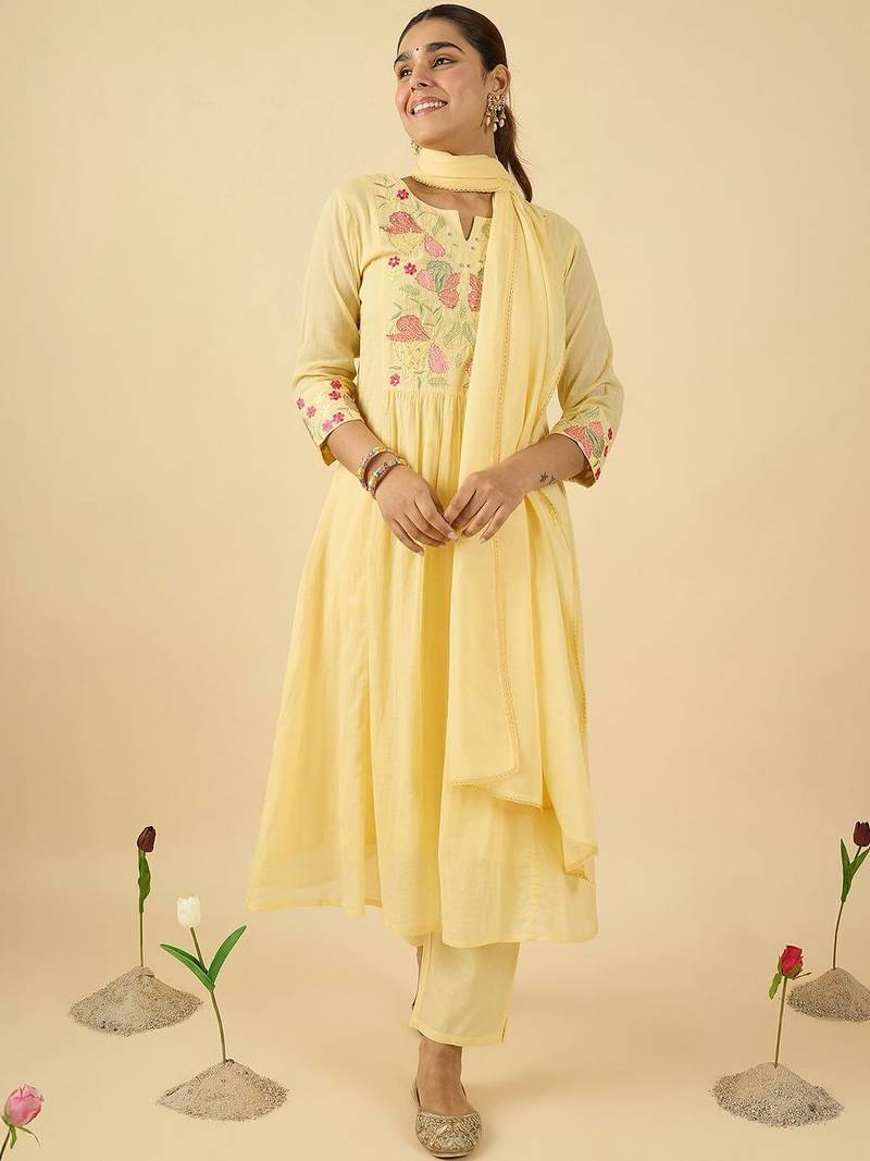 Women Floral Embroidered Panelled Thread Work Pure Cotton Kurta with Trousers & With Dupatta