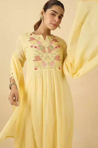 Women Floral Embroidered Panelled Thread Work Pure Cotton Kurta with Trousers & With Dupatta