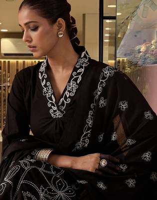Women Ethnic Motifs Embroidered Regular Thread Work Pure Cotton Kurta with Trousers & With Dupatta 1