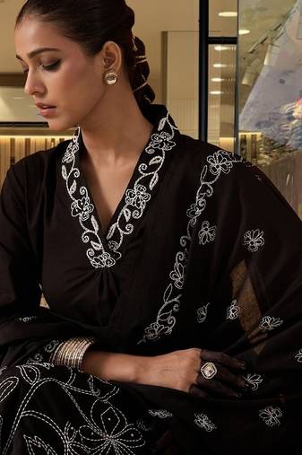 Women Ethnic Motifs Embroidered Regular Thread Work Pure Cotton Kurta with Trousers & With Dupatta