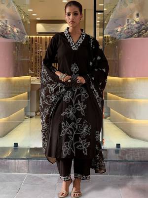 Women Ethnic Motifs Embroidered Regular Thread Work Pure Cotton Kurta with Trousers & With Dupatta 2