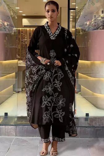 Women Ethnic Motifs Embroidered Regular Thread Work Pure Cotton Kurta with Trousers & With Dupatta