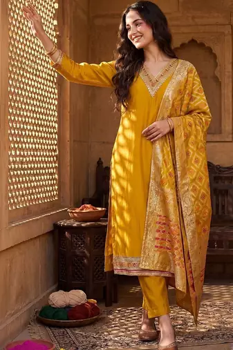 Women Ethnic Motifs Regular Kurta with Trousers & With Dupatta
