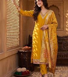Women Ethnic Motifs Regular Kurta with Trousers & With Dupatta