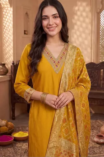 Women Ethnic Motifs Regular Kurta with Trousers & With Dupatta