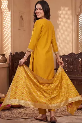 Women Ethnic Motifs Regular Kurta with Trousers & With Dupatta