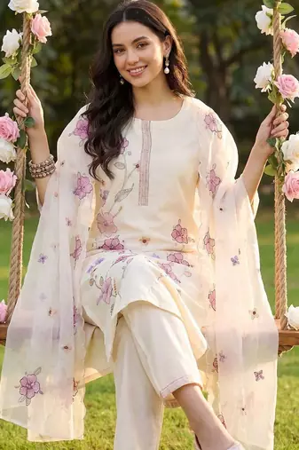 Women Floral Embroidered Regular Thread Work Kurta with Trousers & With Dupatta