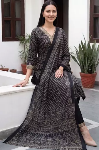 Women Floral Printed Regular Pure Cotton Kurta with Trousers & With Dupatta