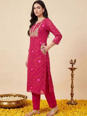 Women Bandhani Printed Regular Thread Work Kurta with Trousers & With Dupatta 5