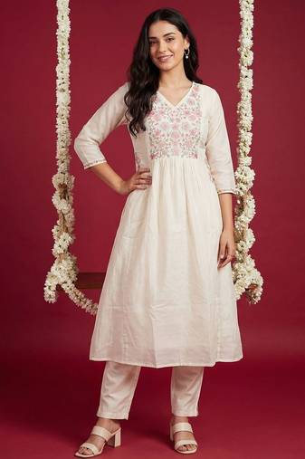 Women Floral Embroidered Regular Thread Work Pure Cotton Kurta with Trousers