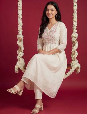 Women Floral Embroidered Regular Thread Work Pure Cotton Kurta with Trousers 5