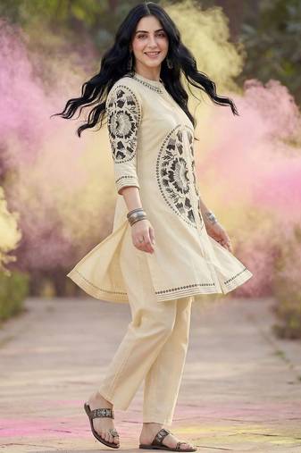 Women Ethnic Motifs Embroidered Regular Kurta with Trousers