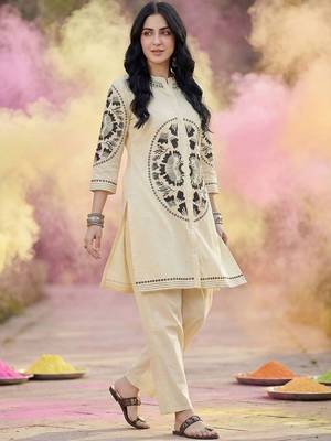 Women Ethnic Motifs Embroidered Regular Kurta with Trousers 2