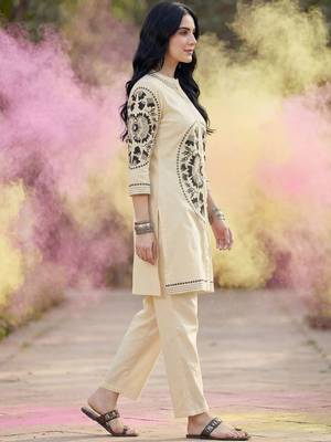 Women Ethnic Motifs Embroidered Regular Kurta with Trousers 3