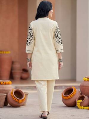 Women Ethnic Motifs Embroidered Regular Kurta with Trousers 4