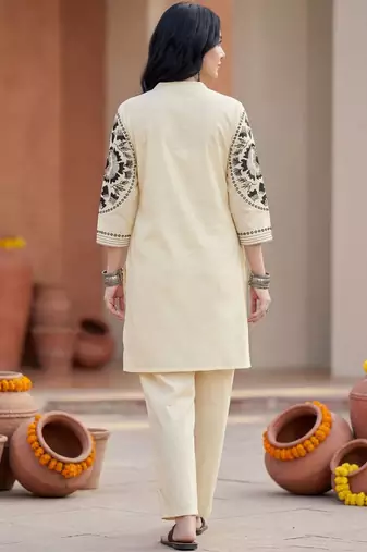 Women Ethnic Motifs Embroidered Regular Kurta with Trousers