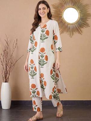 Women Floral Printed Regular Pure Cotton Kurta with Trousers 1