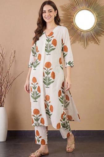 Women Floral Printed Regular Pure Cotton Kurta with Trousers