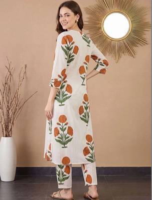 Women Floral Printed Regular Pure Cotton Kurta with Trousers 4