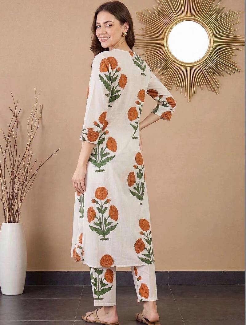 Women Floral Printed Regular Pure Cotton Kurta with Trousers