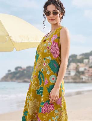 Women Floral Printed Regular Pure Cotton Kurta with Trousers 4