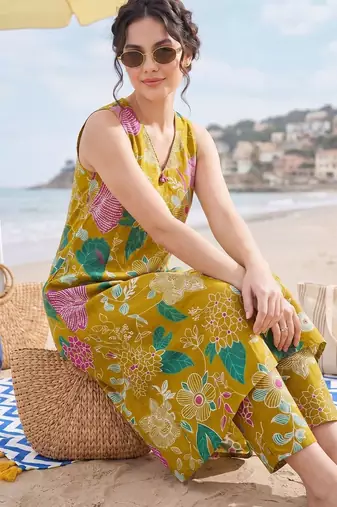 Women Floral Printed Regular Pure Cotton Kurta with Trousers