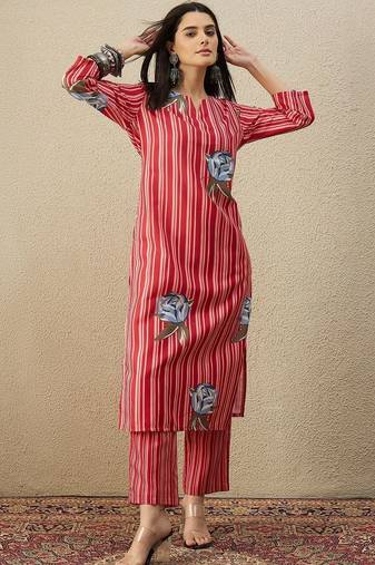 Women Printed Regular Kurta with Trousers