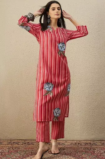 Women Printed Regular Kurta with Trousers
