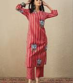 Women Printed Regular Kurta with Trousers