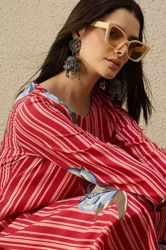 Women Printed Regular Kurta with Trousers