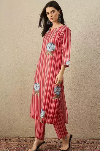 Women Printed Regular Kurta with Trousers