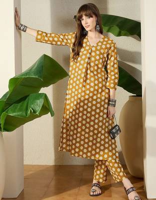 Women Mustard Printed Regular V-Neck Pure Cotton Kurta Sets 1