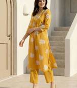 Women Animal Printed Regular Pure Cotton Kurta with Trousers