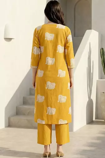 Women Animal Printed Regular Pure Cotton Kurta with Trousers