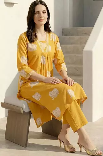 Women Animal Printed Regular Pure Cotton Kurta with Trousers