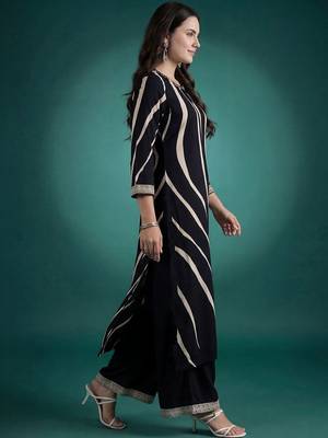 Women Printed Regular Thread Work Kurta with Palazzos 3