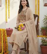 Women Floral Embroidered Regular Thread Work Kurta with Trousers & With Dupatta