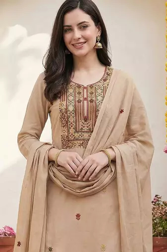Women Floral Embroidered Regular Thread Work Kurta with Trousers & With Dupatta