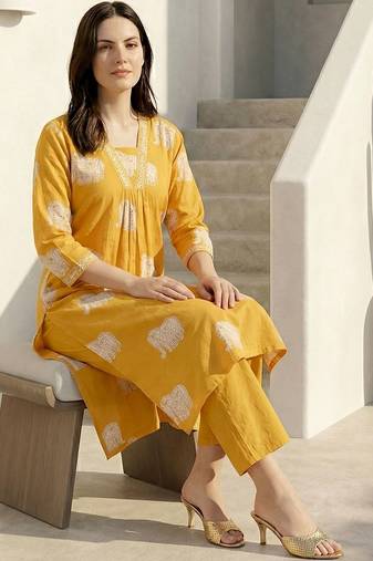 Women Ethnic Motifs Printed Regular Beads and Stones Pure Cotton Kurta with Trousers