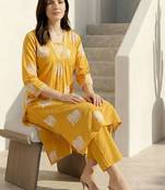 Women Ethnic Motifs Printed Regular Beads and Stones Pure Cotton Kurta with Trousers