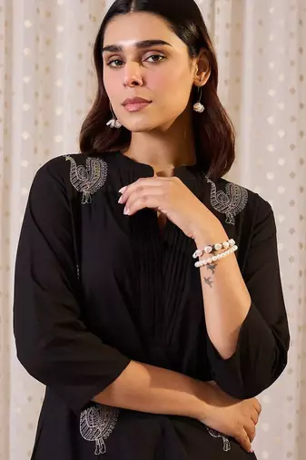 Women Ethnic Motifs Embroidered Regular Thread Work Cotton Kurta Set