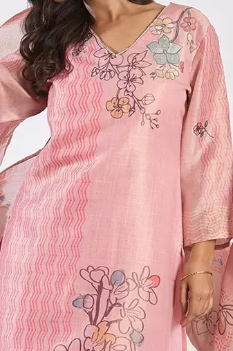 Floral Printed Round Neck Straight Kurta With Trousers & Dupatta