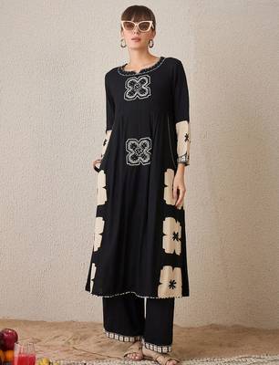 Floral Embroidered Notch Neck Empire Thread Work A-Line Kurta With Palazzo 1