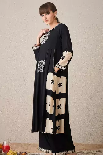 Floral Embroidered Notch Neck Empire Thread Work A-Line Kurta With Palazzo