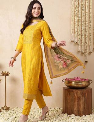 Women Ethnic Woven design Regular Thread Work Kurta with Trousers & With Dupatta 2