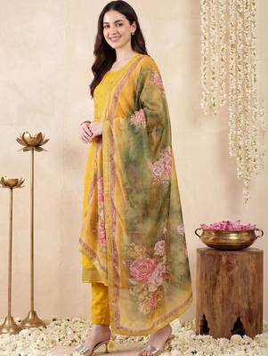Women Ethnic Woven design Regular Thread Work Kurta with Trousers & With Dupatta 3
